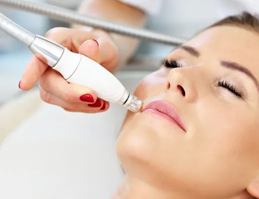 Élimination des poils de la lèvre au laser